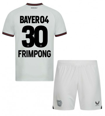 Bayer Leverkusen Jeremie Frimpong #30 Replika Babytøj Udebanesæt Børn 2023-24 Kortærmet (+ Korte bukser)